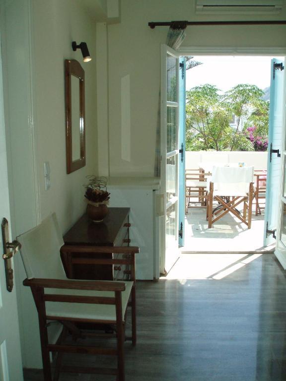 Villa Nikos Karamolegkos Kamari Habitación foto