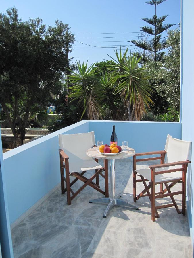 Villa Nikos Karamolegkos Kamari Habitación foto